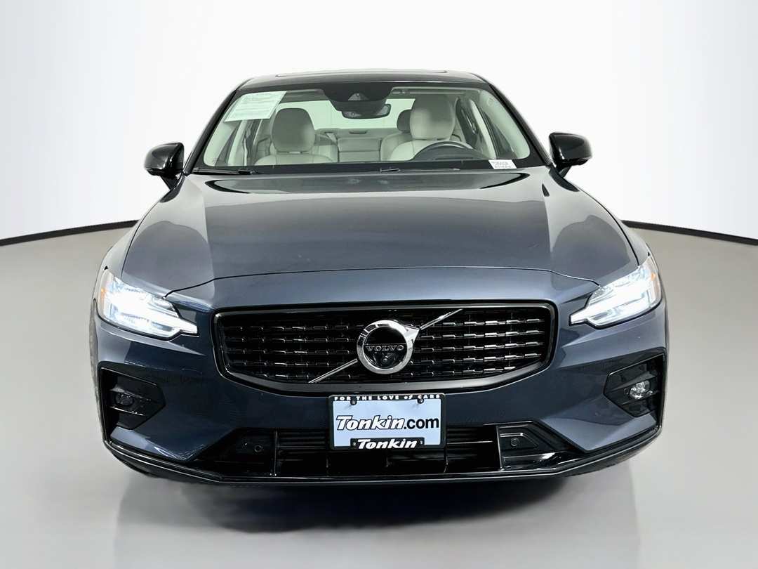 2021 Volvo S60 T5 Momentum - Image 2