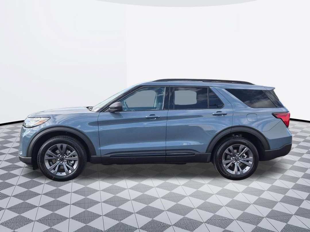 2026 Ford Explorer Active - Image 3