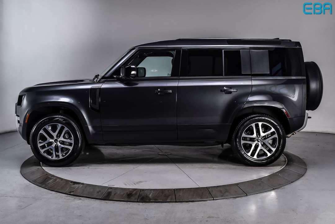 2025 Land Rover Defender 110 S - Image 3