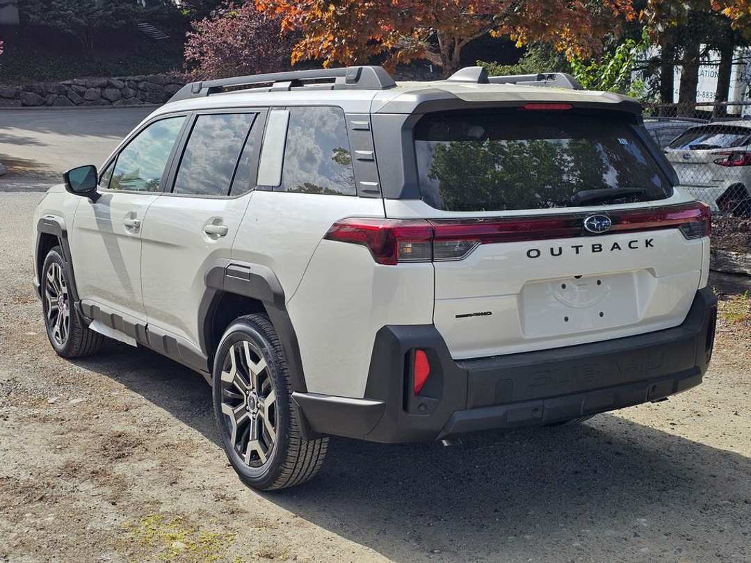 2026 Subaru Outback Touring XT - Image 3