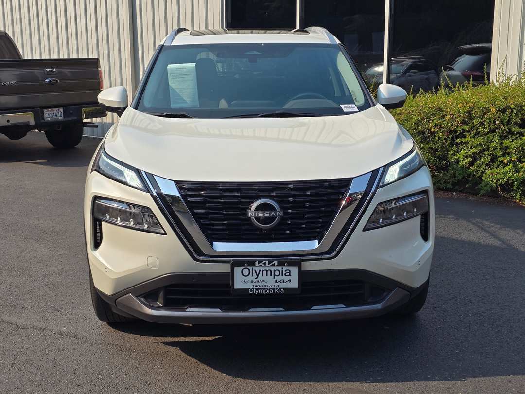 2023 Nissan Rogue SL - Image 2