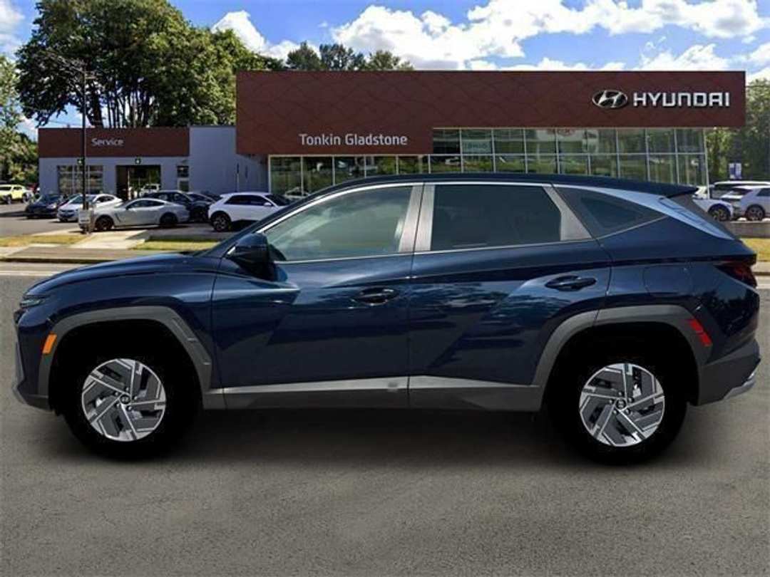 2026 Hyundai Tucson Hybrid Blue SE - Image 3