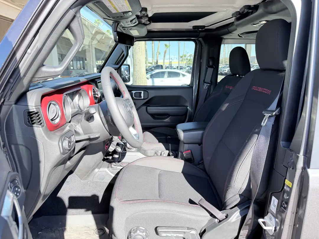 2023 Jeep Wrangler Rubicon - Image 3