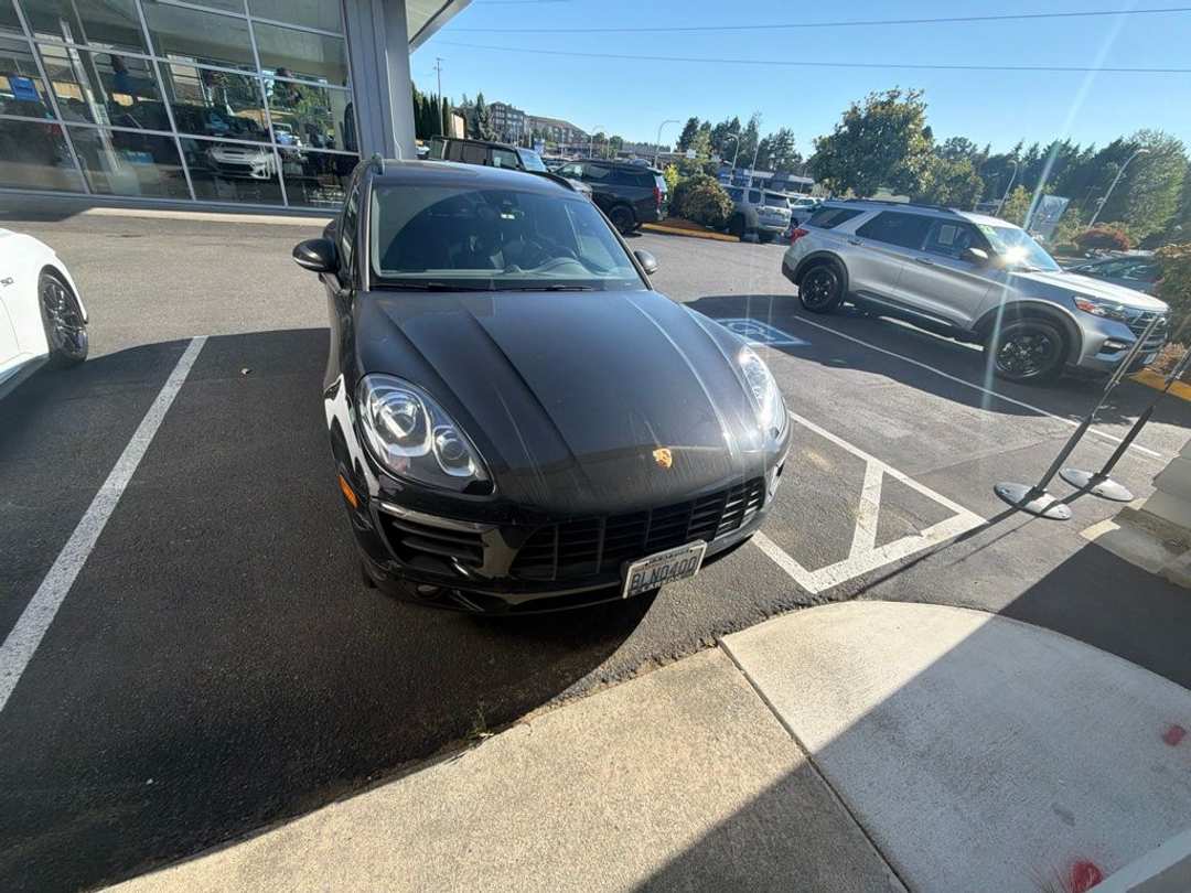 2018 Porsche Macan Base - Image 2