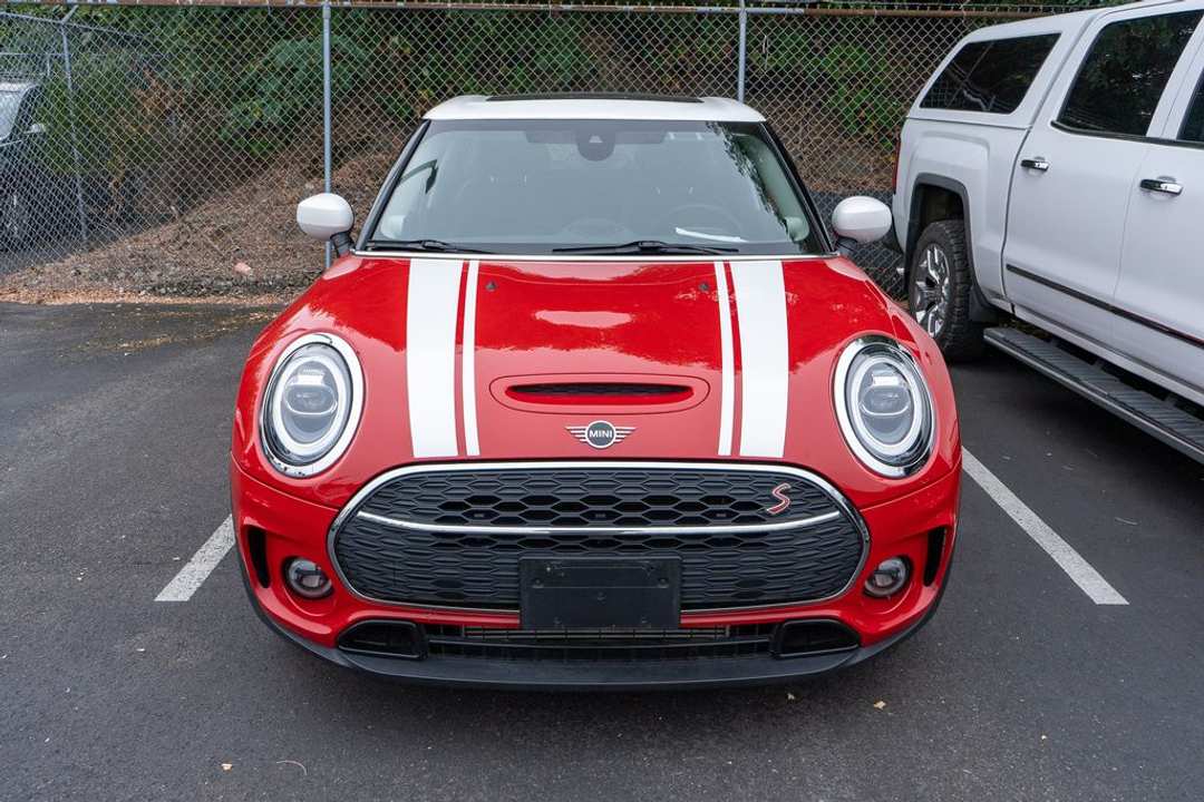 2021 MINI Cooper S Clubman Signature - Image 2