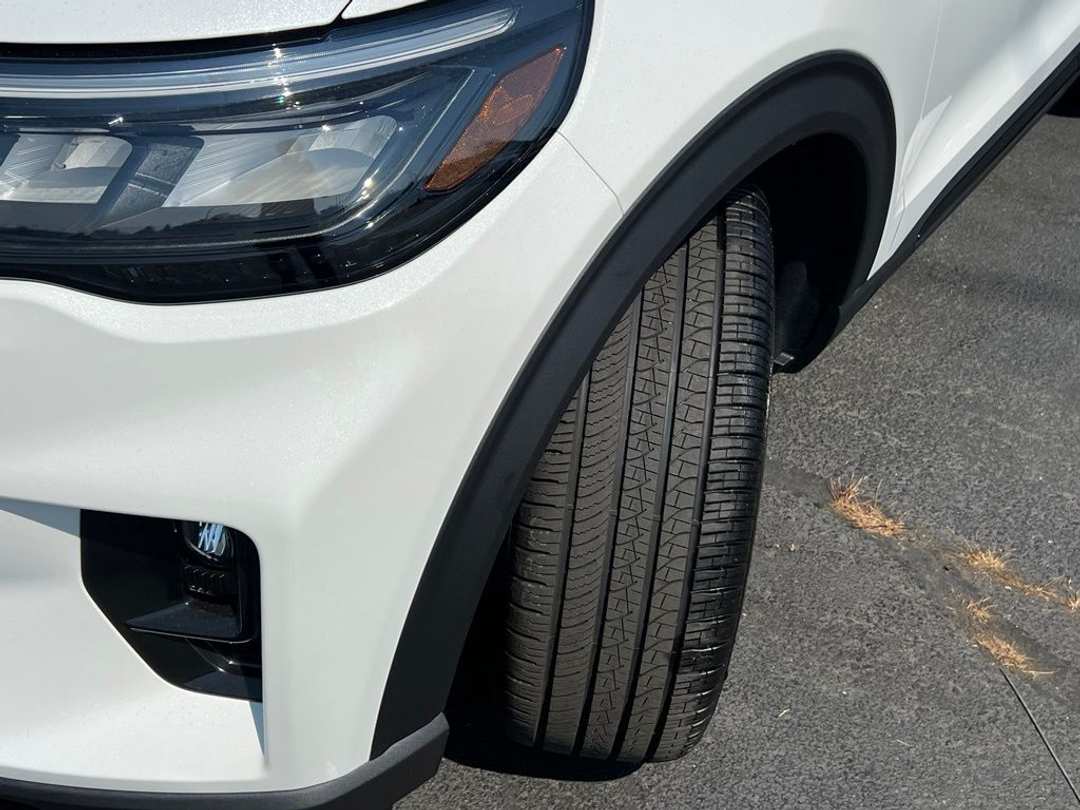 2026 Ford Explorer ST - Image 3