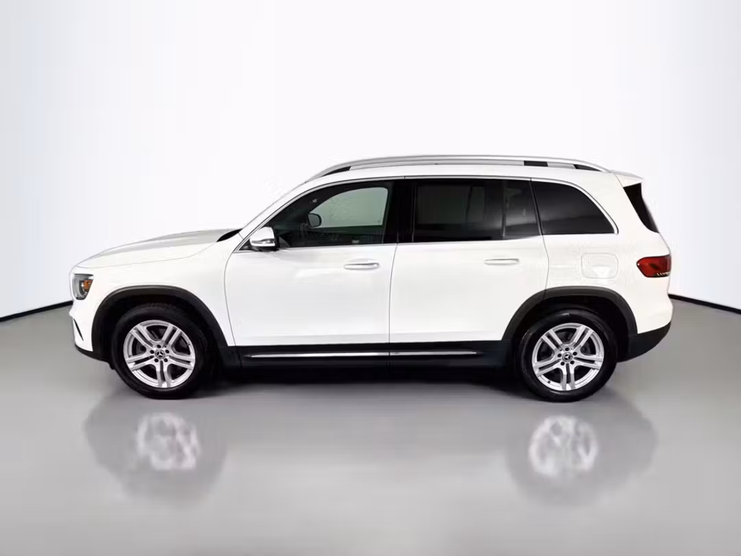 2022 Mercedes-Benz GLB 250 - Image 2