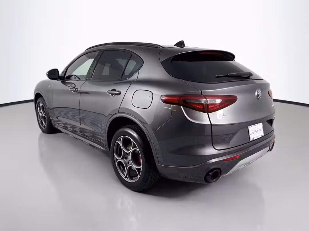 2022 Alfa Romeo Stelvio Ti - Image 3