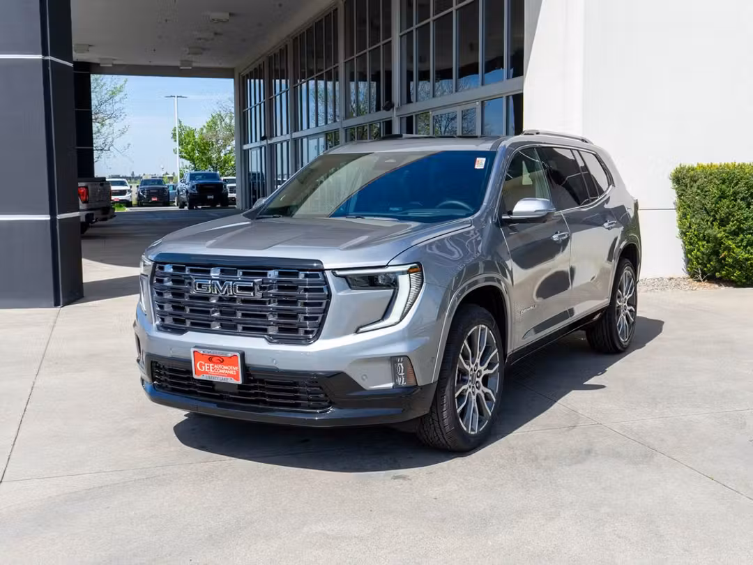2026 GMC Acadia Denali Ultimate - Image 3