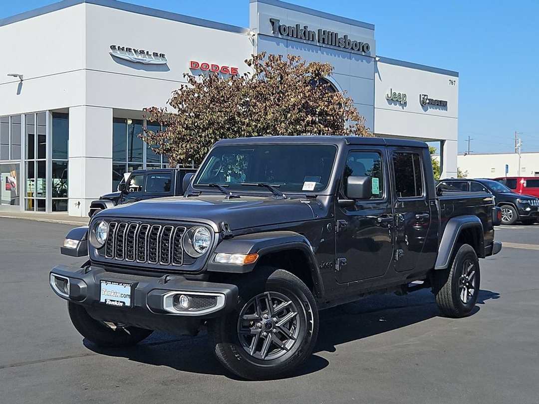 2024 Jeep Gladiator Sport S - Image 2