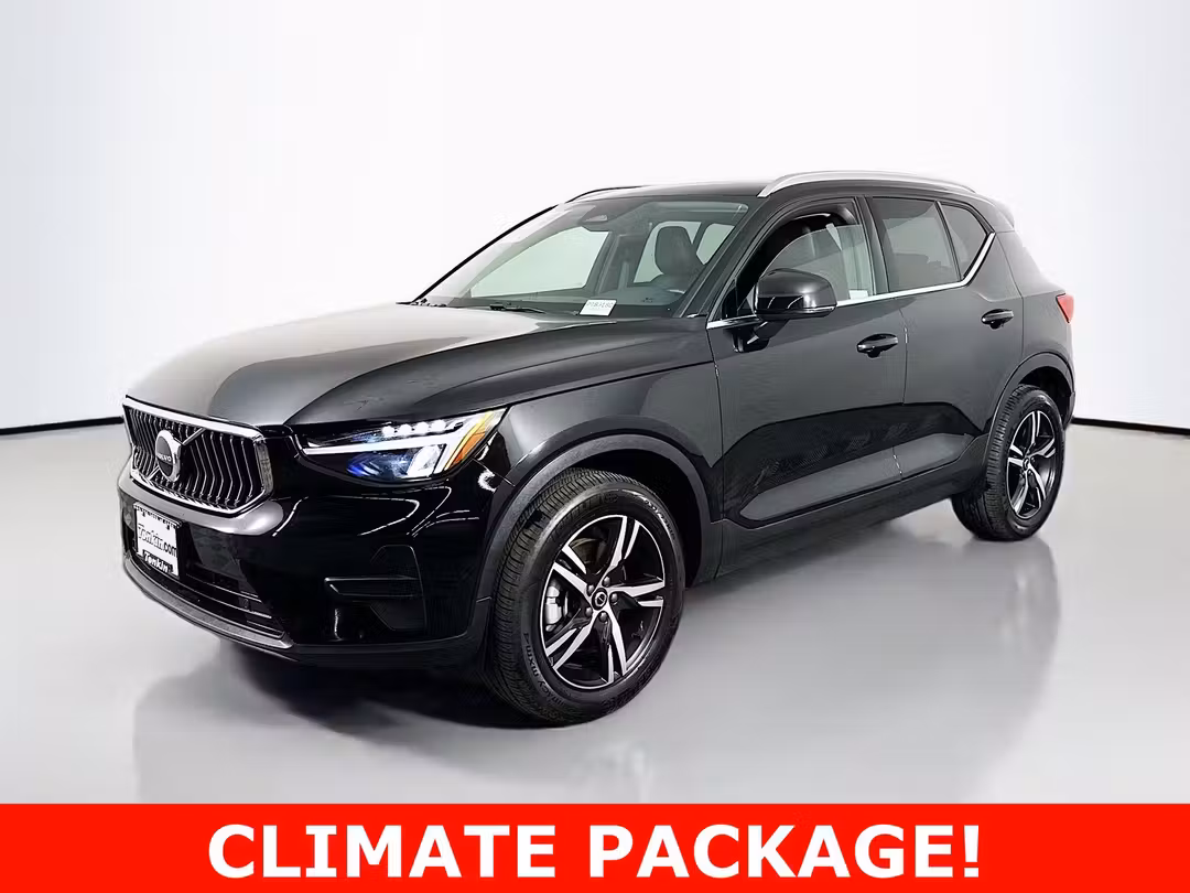 2025 Volvo Xc40 B5 Core - Image 3