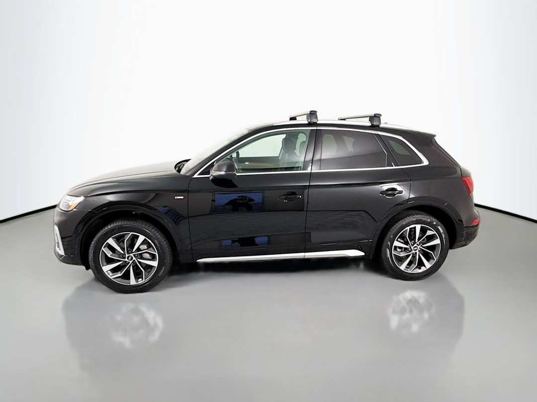 2023 Audi Q5 45 S line Premium - Image 2