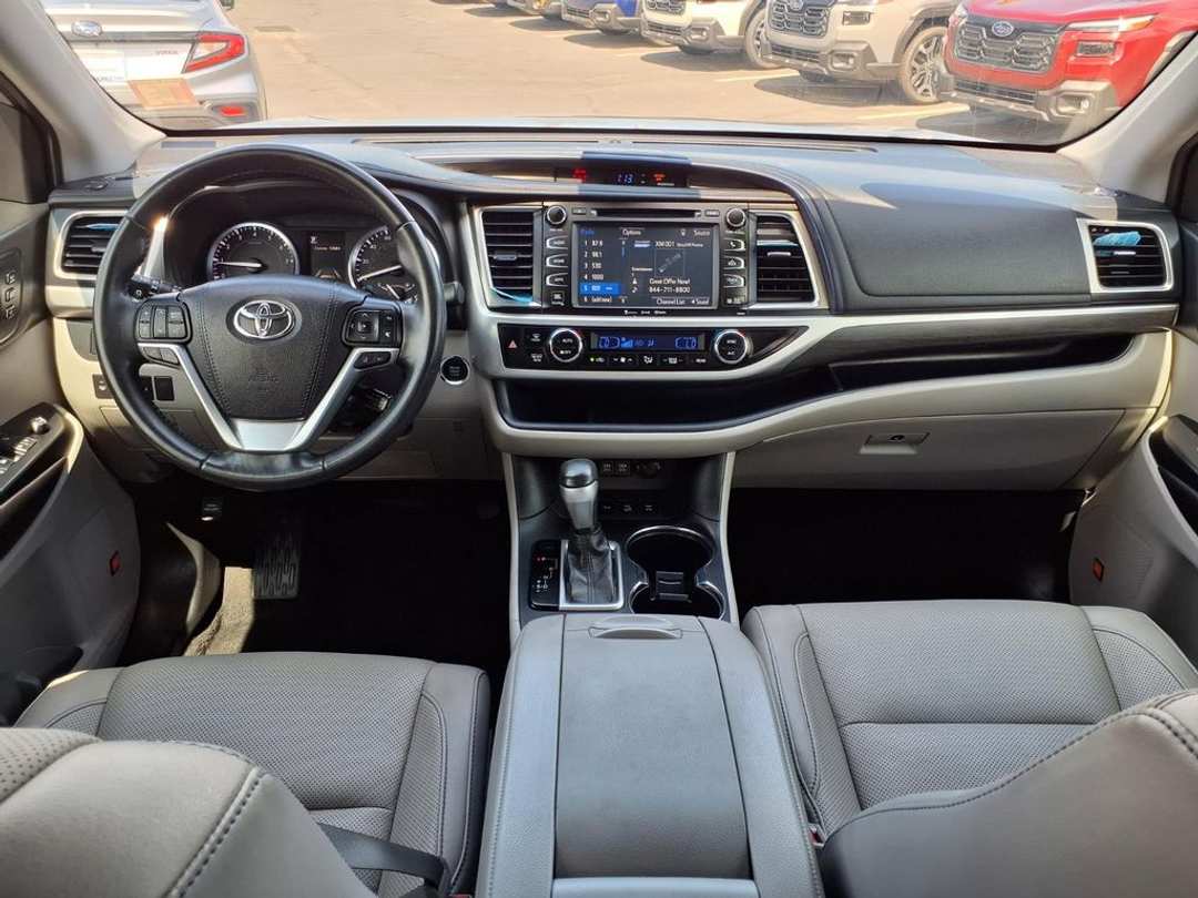 2019 Toyota Highlander Limited - Image 2