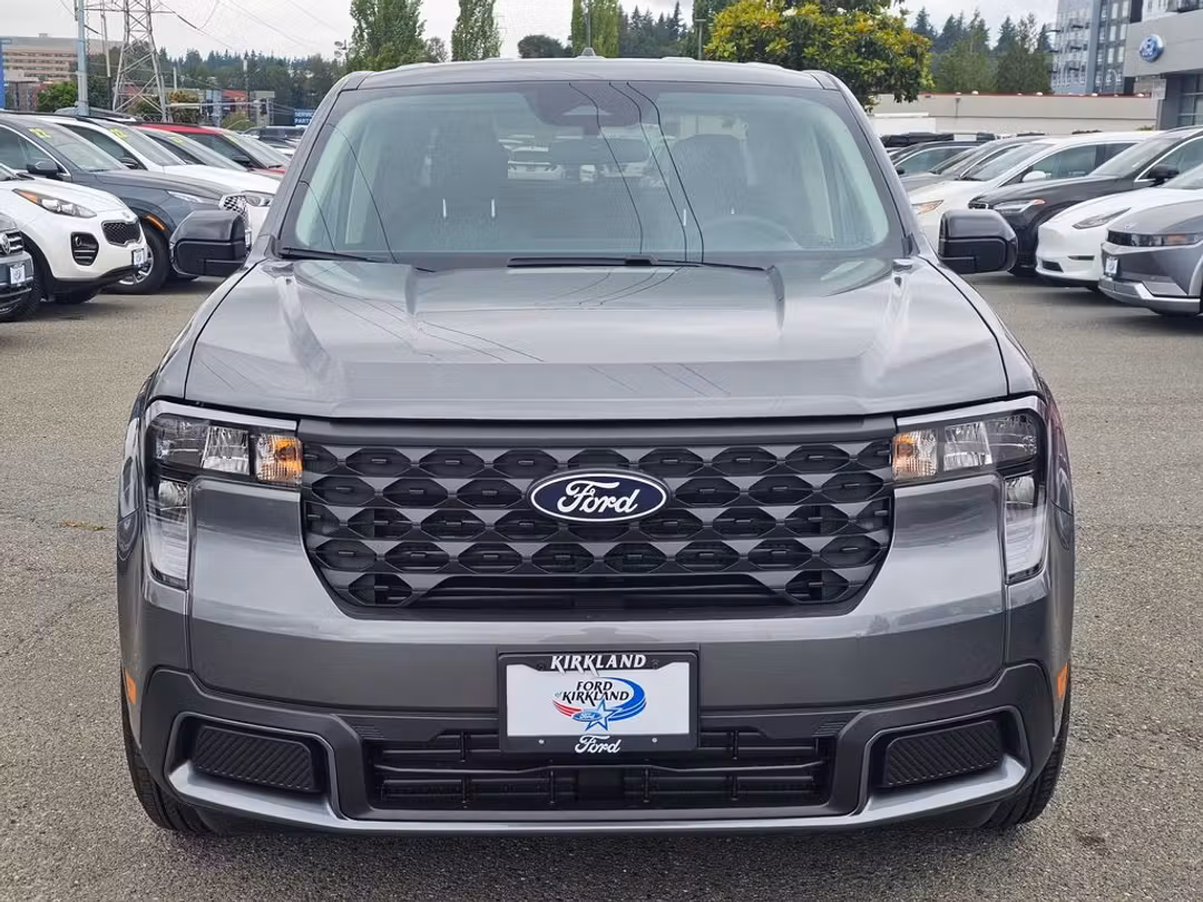 2025 Ford Maverick XLT - Image 2