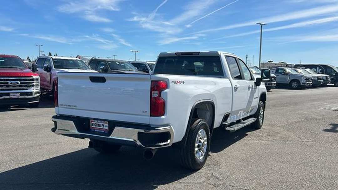 2025 Chevrolet Silverado 2500Hd LT - Image 3