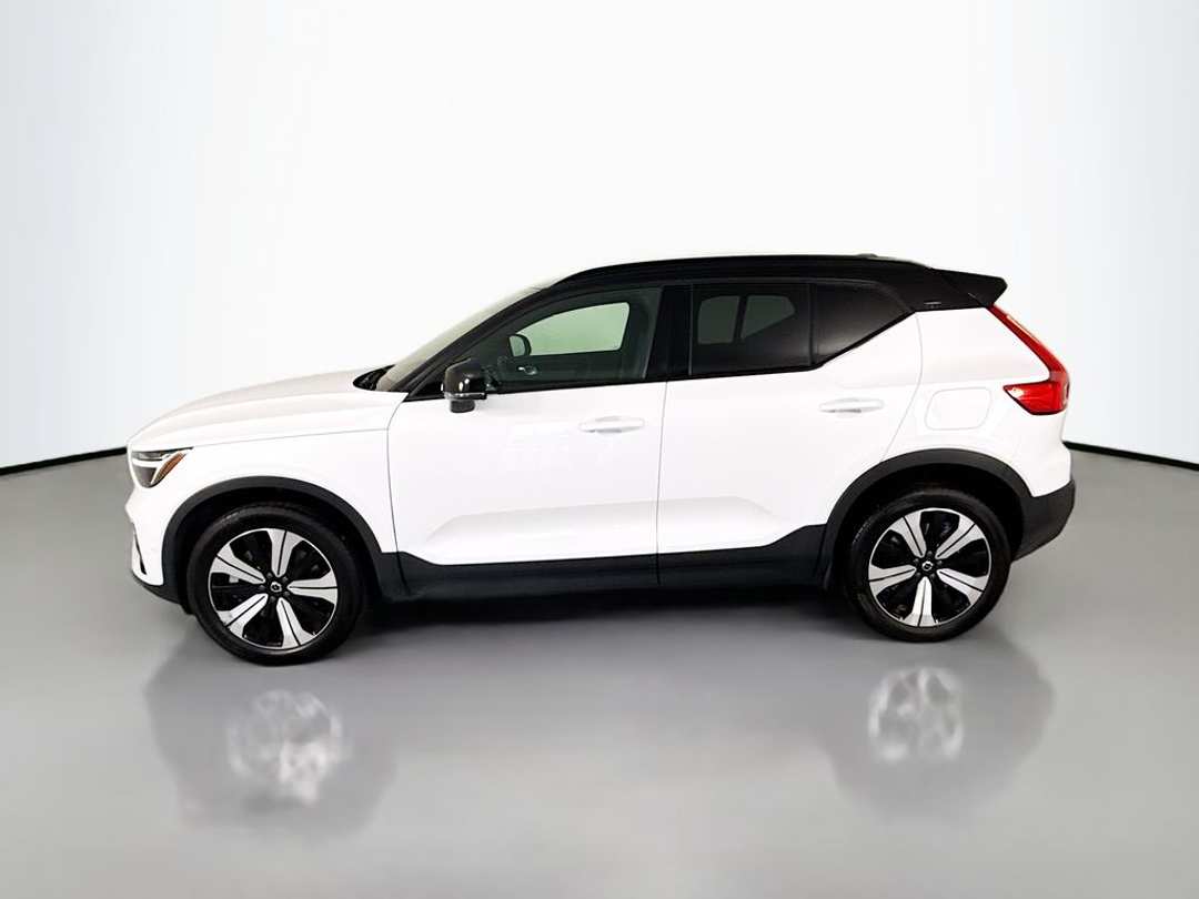 2023 Volvo Xc40 Recharge Pure Twin Plus - Image 2
