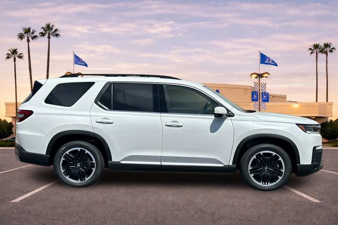 2026 Honda Pilot Touring - Image 3