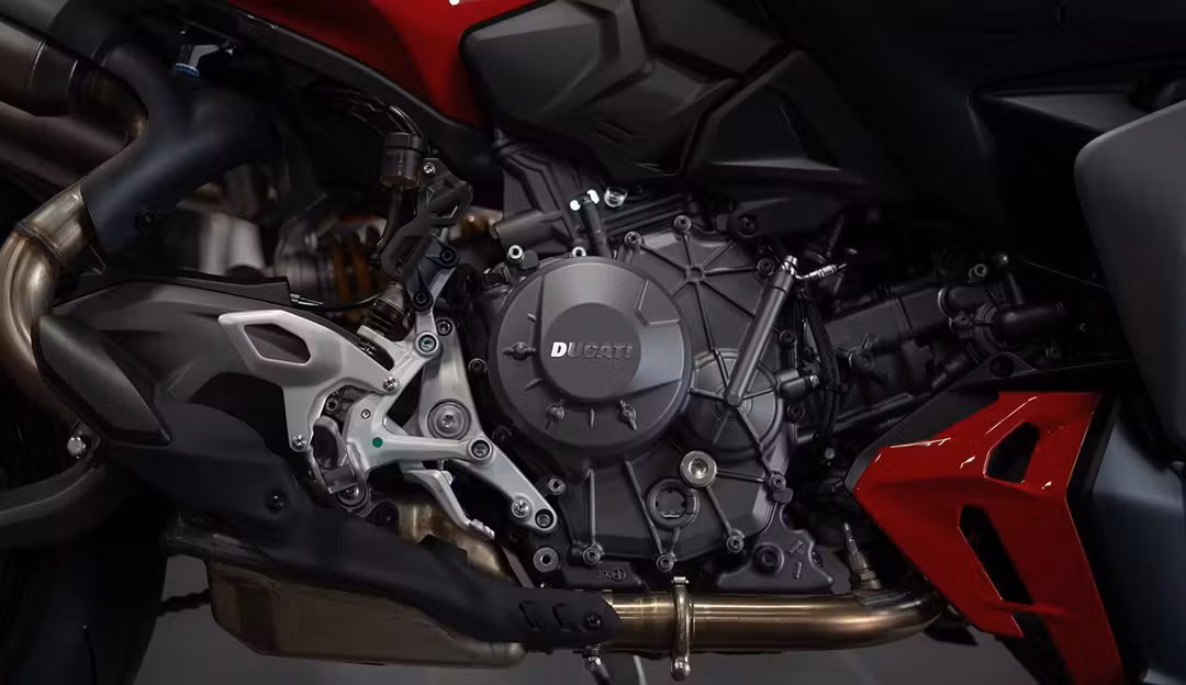 2026 Ducati Streetfighter V2 S - Image 2