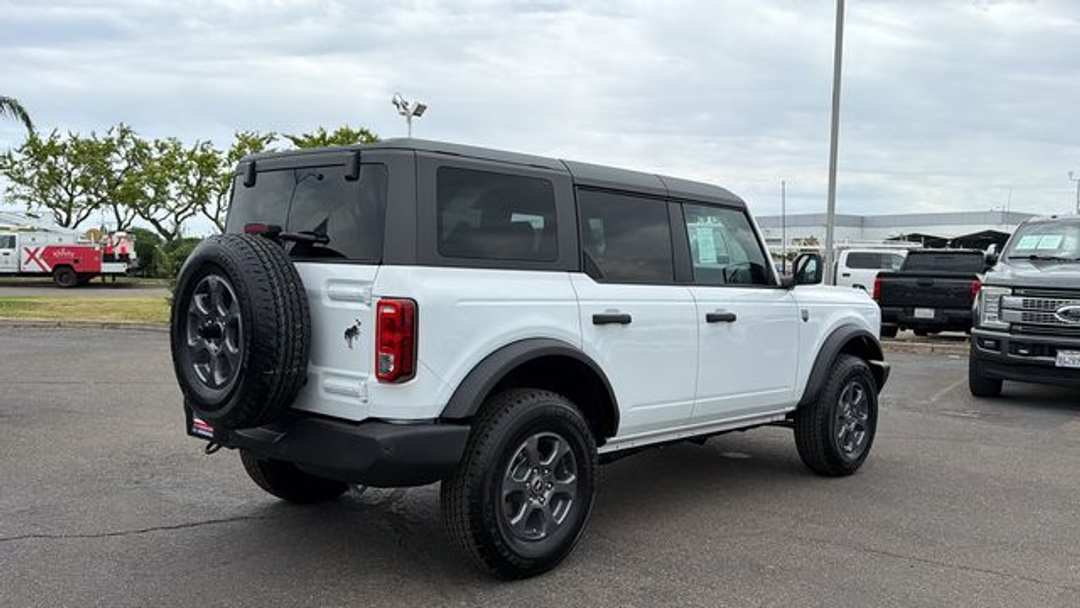 2026 Ford Bronco Big Bend - Image 3