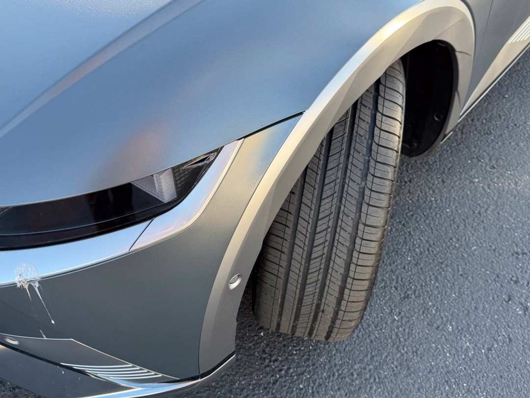 2027 Hyundai Ioniq 5 Limited - Image 3