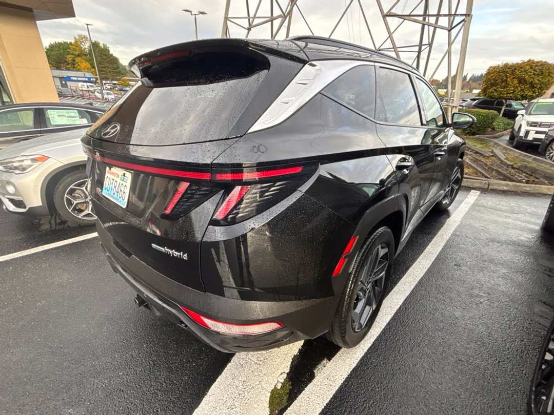 2024 Hyundai Tucson Hybrid Limited - Image 3