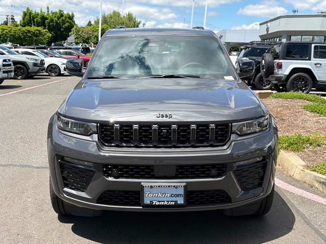 2026 Jeep Grand Cherokee Limited - Image 3