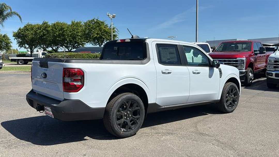 2026 Ford Maverick Lariat - Image 3
