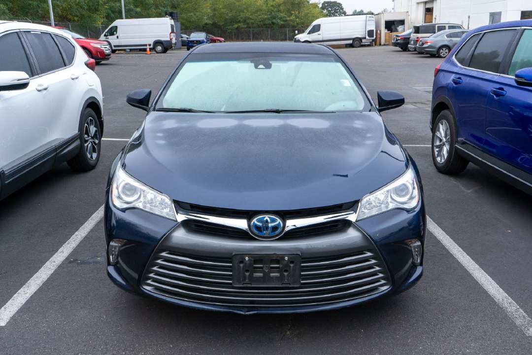2017 Toyota Camry Hybrid XLE - Image 2
