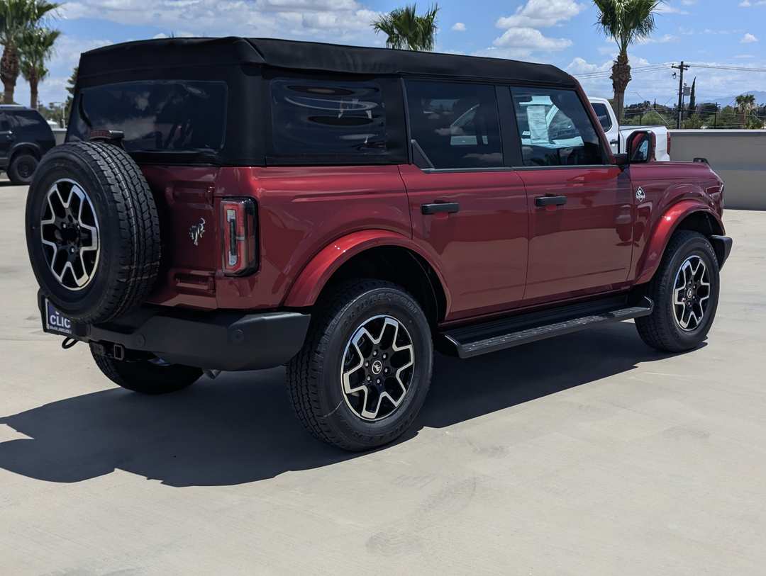2026 Ford Bronco Outer Banks - Image 2