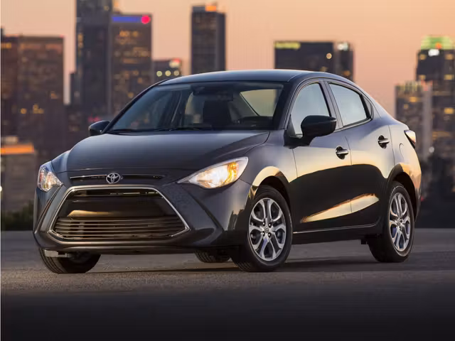 2017 Toyota Yaris Ia Base