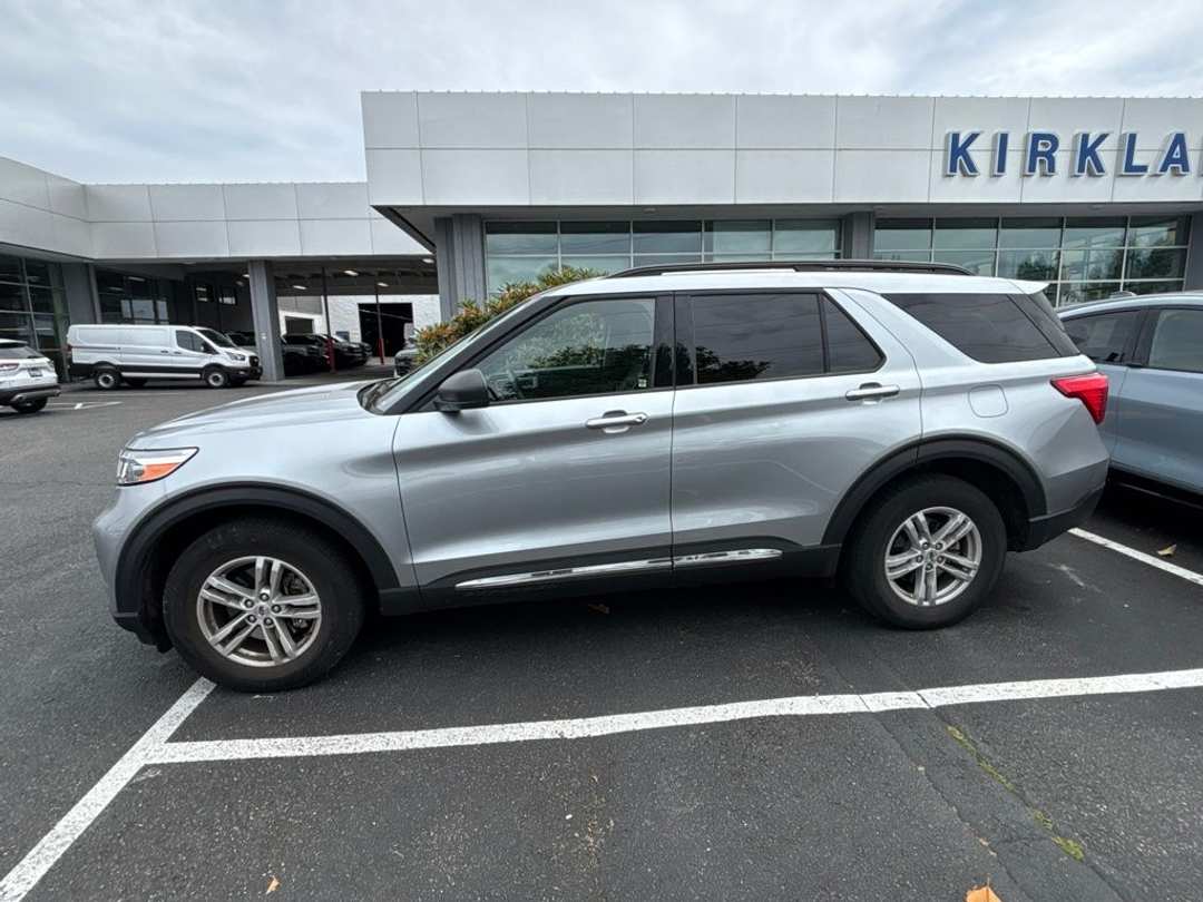2023 Ford Explorer XLT - Image 2
