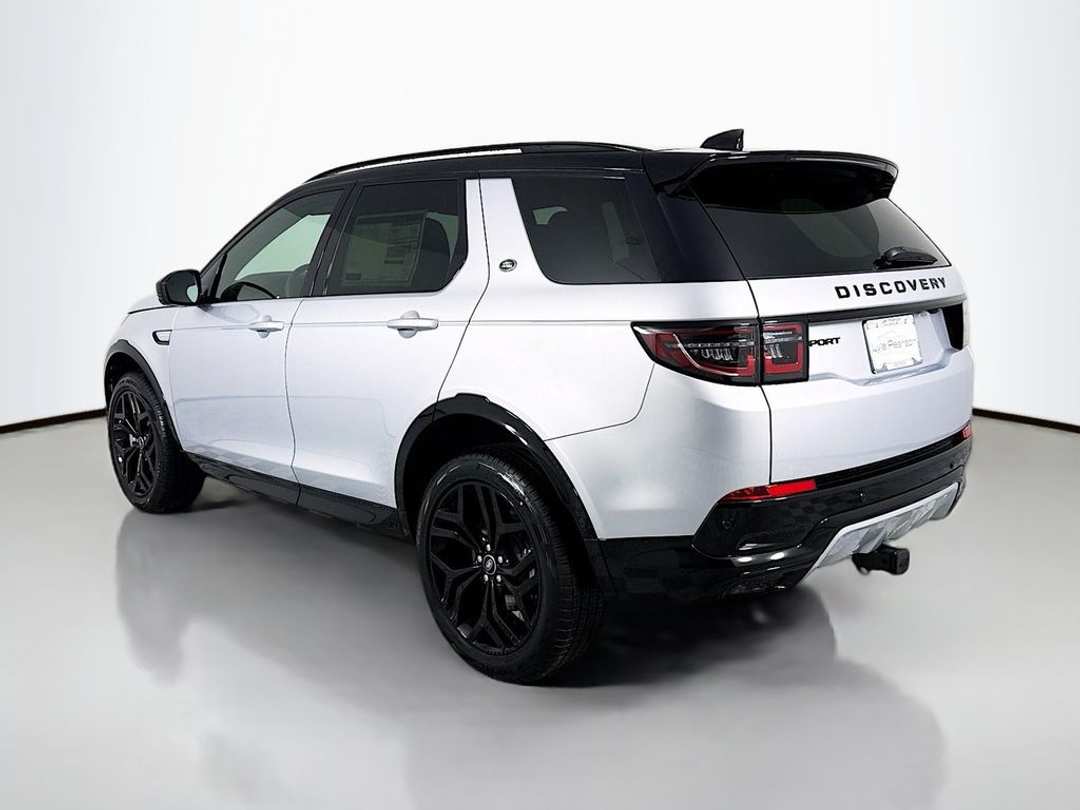 2026 Land Rover Discovery Sport Landmark - Image 3