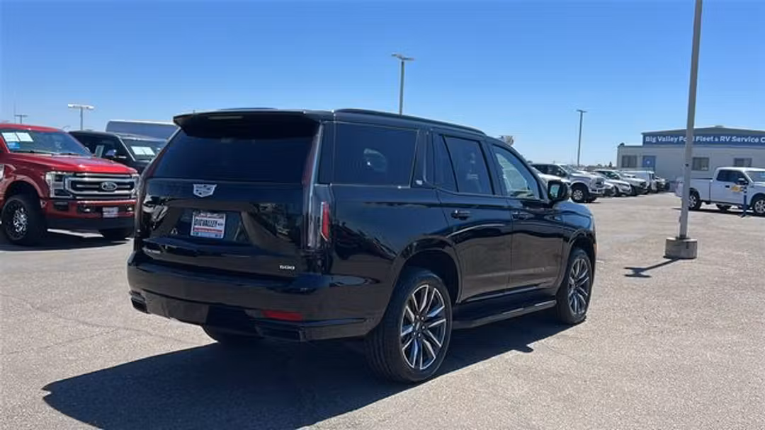2023 Cadillac Escalade Sport - Image 3