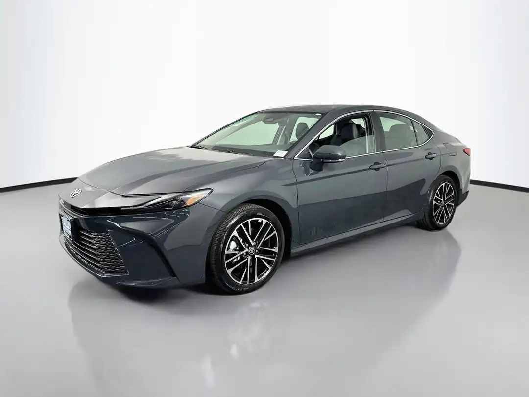 2026 Toyota Camry XLE - Image 3