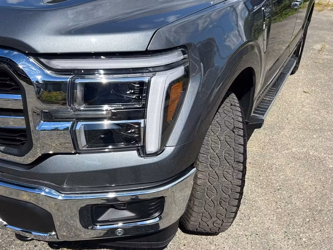 2026 Ford F-150 Lariat - Image 3