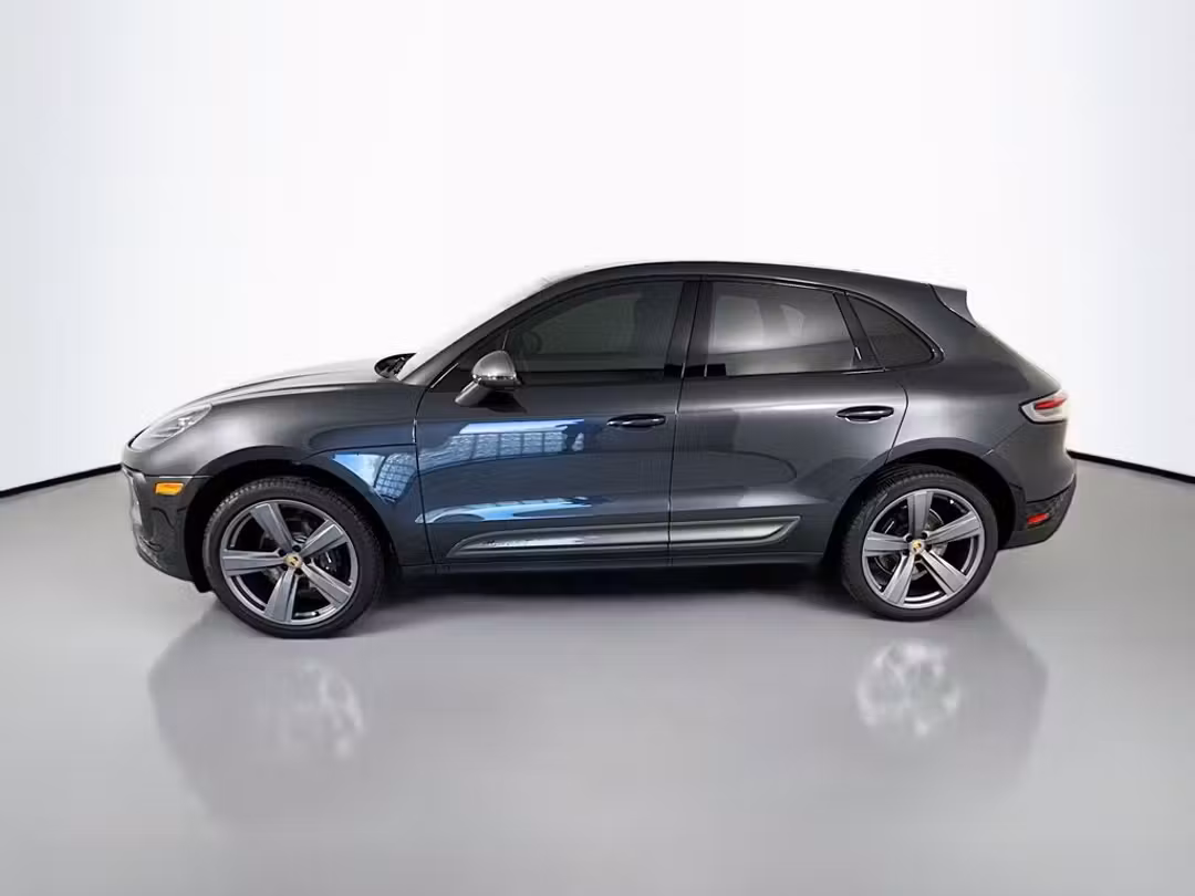 2023 Porsche Macan - Image 2