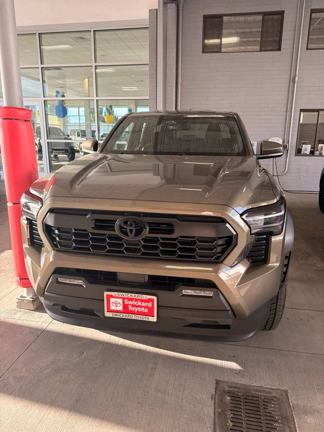 2026 Toyota Tacoma Hybrid TRD Off Road - Image 2