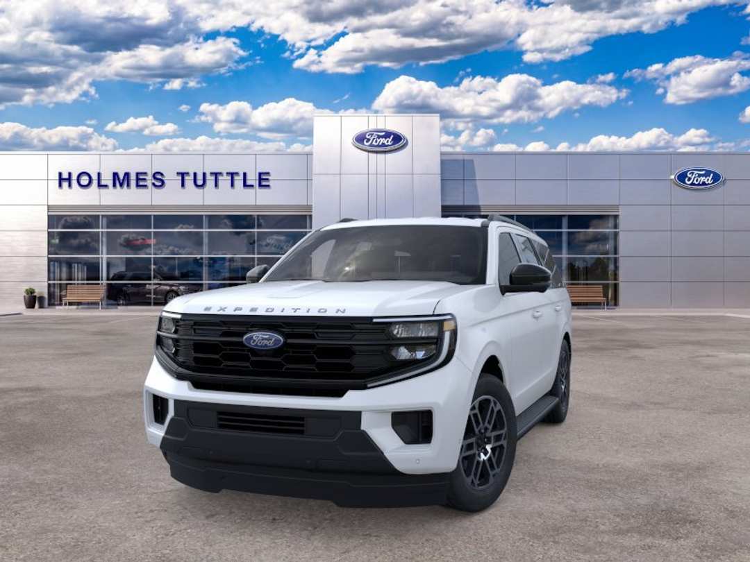2026 Ford Expedition Active - Image 2