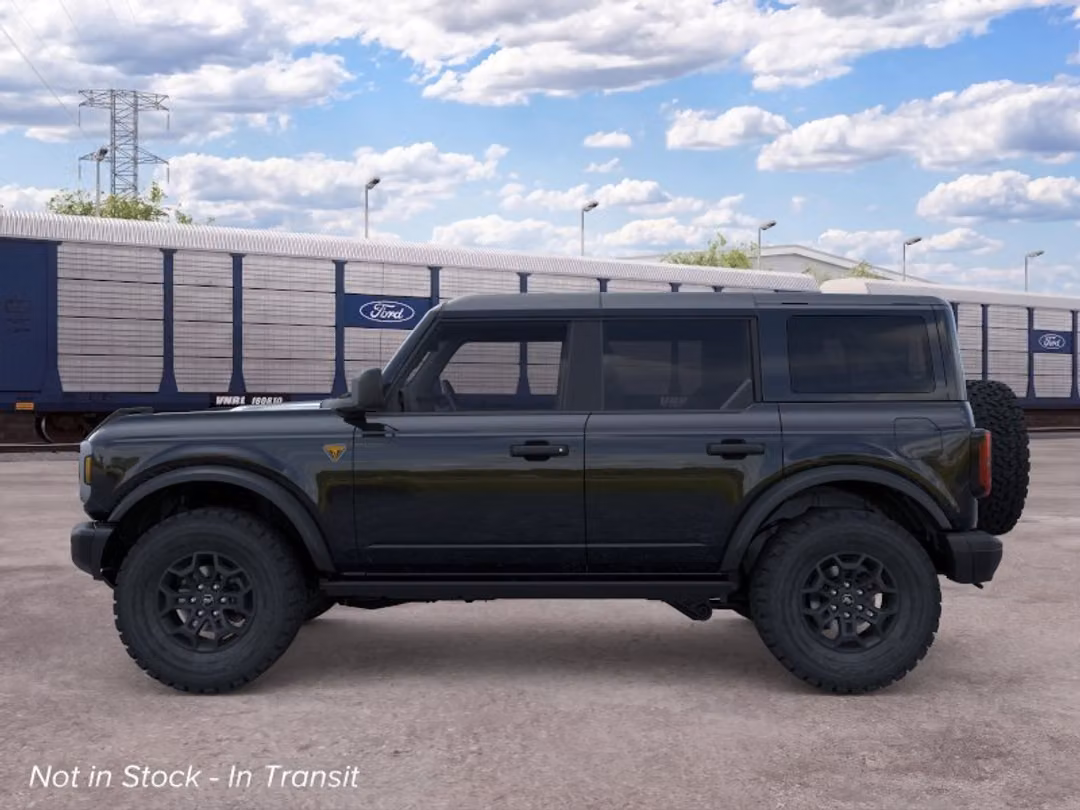 2026 Ford Bronco Badlands - Image 3
