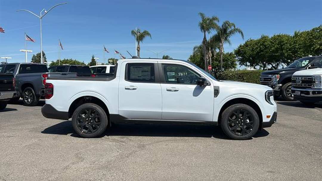 2026 Ford Maverick Lariat - Image 2