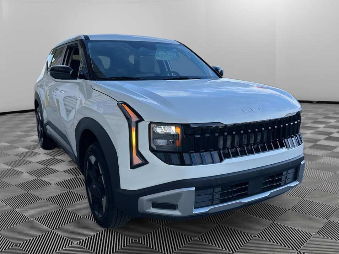 2027 Kia Seltos S - Image 3