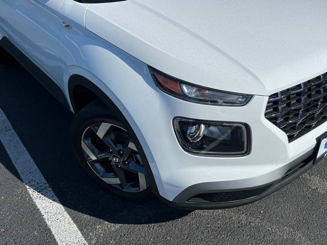 2026 Hyundai Venue SEL - Image 2
