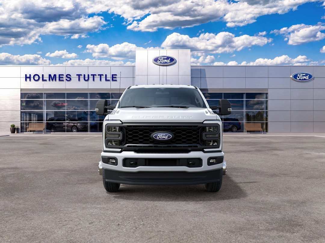 2027 Ford Super Duty F-350 Drw XL - Image 3