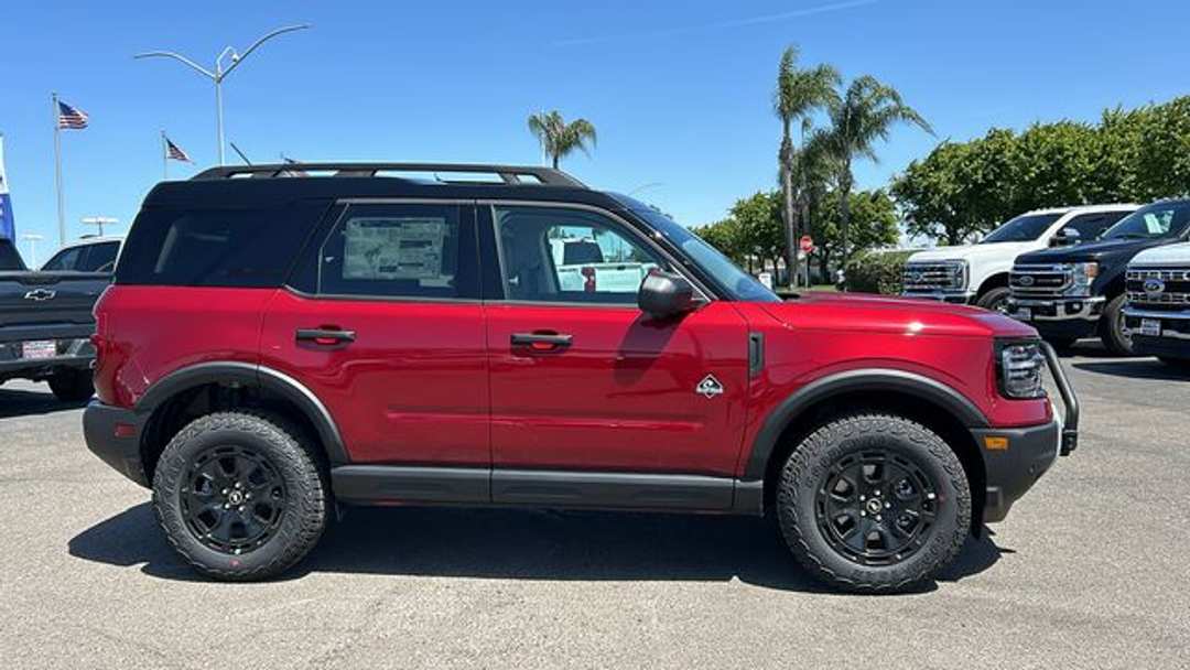 2026 Ford Bronco Sport Outer Banks - Image 2