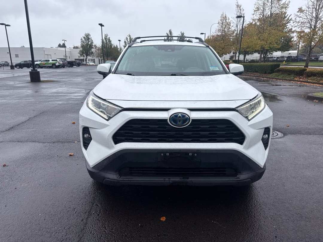 2021 Toyota Rav4 Hybrid XLE - Image 2