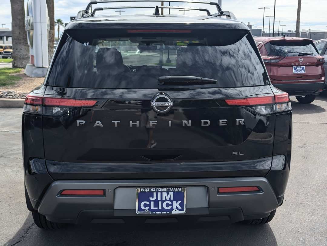 2026 Nissan Pathfinder SL - Image 2