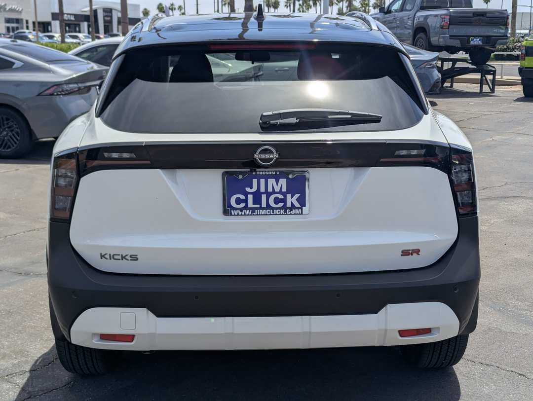 2026 Nissan Kicks SR - Image 3