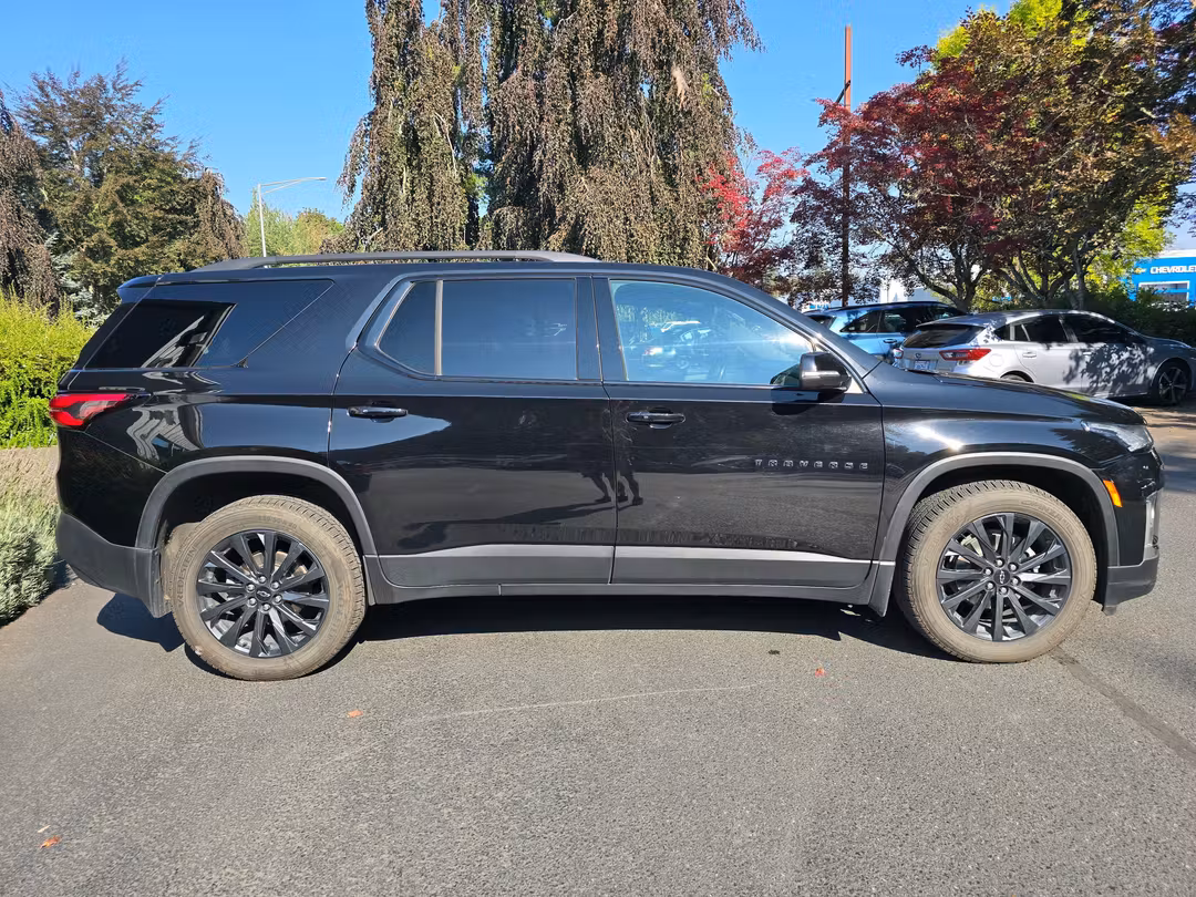 2022 Chevrolet Traverse RS - Image 3