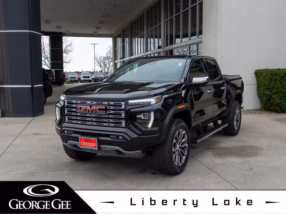 2023 GMC Canyon Denali - Image 3