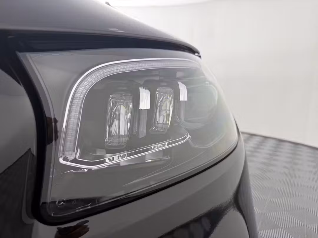 2026 Mercedes-Benz GLS 450 - Image 3